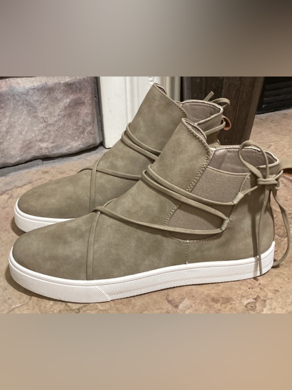 Womens OutWoods Hightop Sneakers size 8 M NWOB Zip Up Lace Up